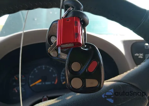 1998 GMC Jimmy Sle z USA, uszkodzony, nr VIN 1GKDT13W3W2539938